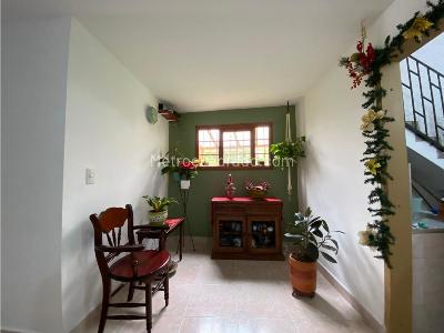 Casa de 4 alcobas en venta en El Salado, Envigado, 244 m² · foto 7 de 20