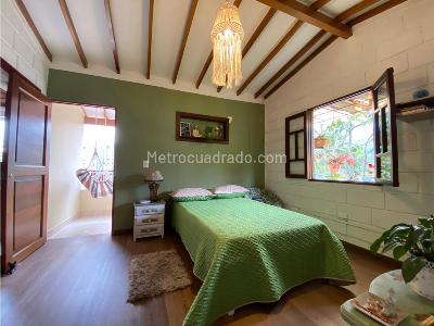 Casa de 4 alcobas en venta en El Salado, Envigado, 244 m² · foto 9 de 20