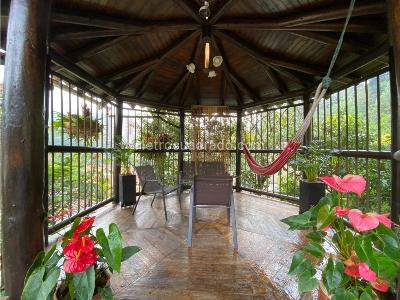 Casa de 4 alcobas en venta en El Salado, Envigado, 244 m² · foto 14 de 20