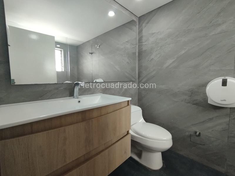 Spacious 5BR House for Living or Business in Florida Nueva - 2