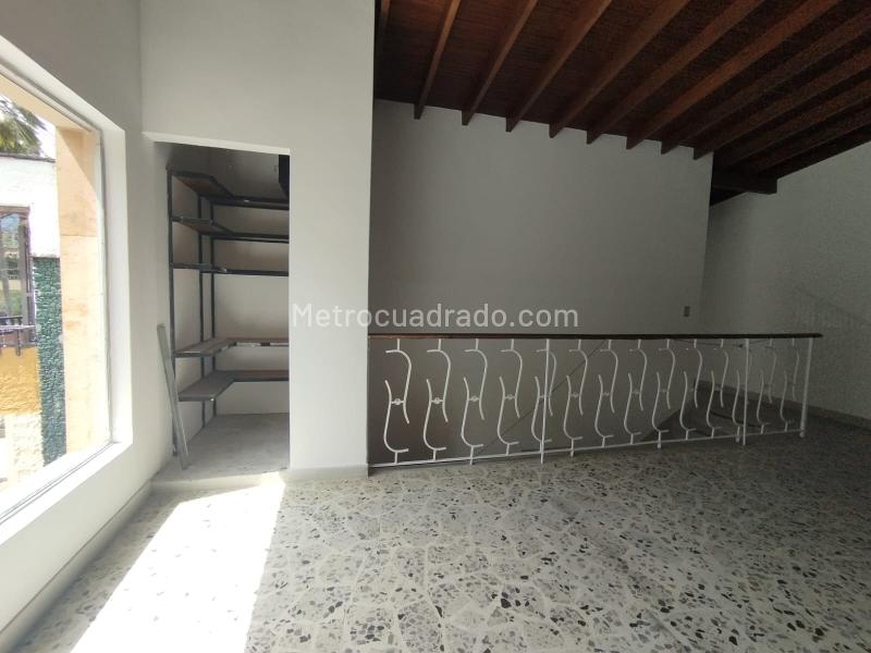 Spacious 5BR House for Living or Business in Florida Nueva - 8