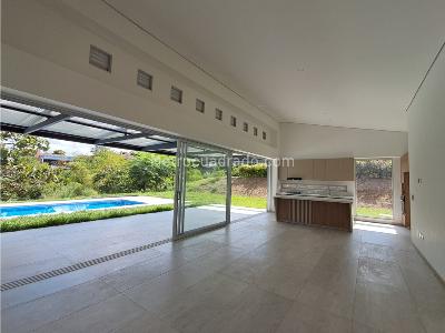 Casa de 3 alcobas en venta en Condina, Pereira, 384 m² · foto 3 de 19