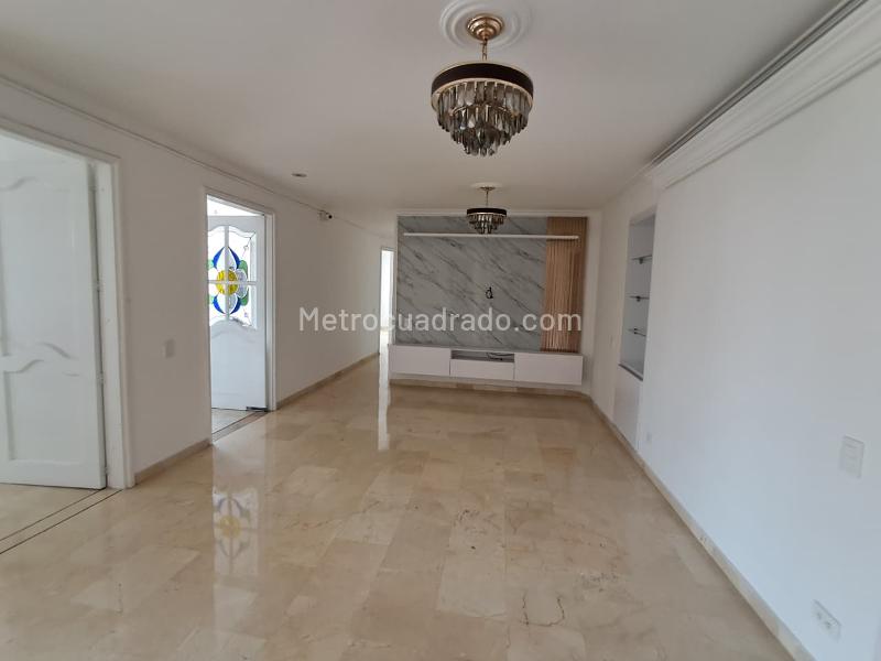 Luxury 4BR Apartment in Laureles Medellin