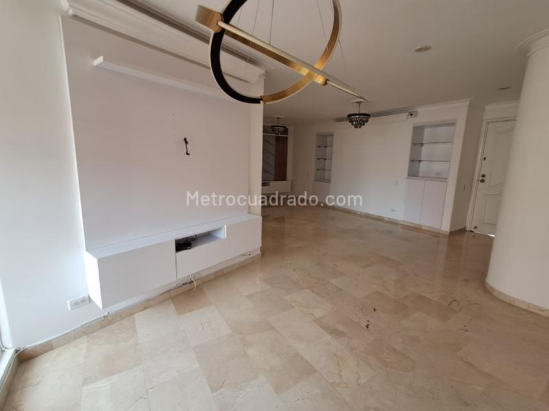 Luxury 4BR Apartment in Laureles Medellin - 2