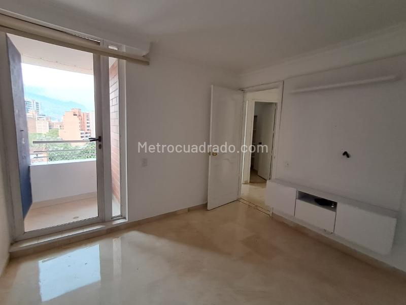 Luxury 4BR Apartment in Laureles Medellin - 5