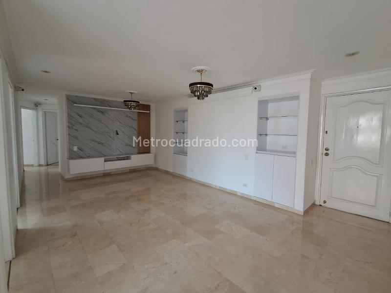 Luxury 4BR Apartment in Laureles Medellin - 8