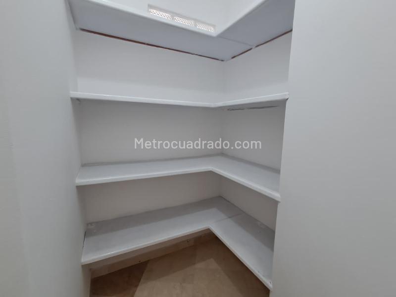 Luxury 4BR Apartment in Laureles Medellin - 9