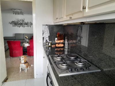 Apartamento de 3 alcobas en venta en El Poblado, Medellín, 170 m² · foto 2 de 20