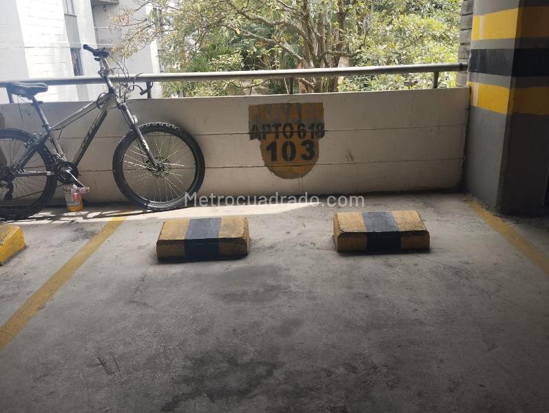 2BR Apartment with Pool in Loma Del Indio - 2