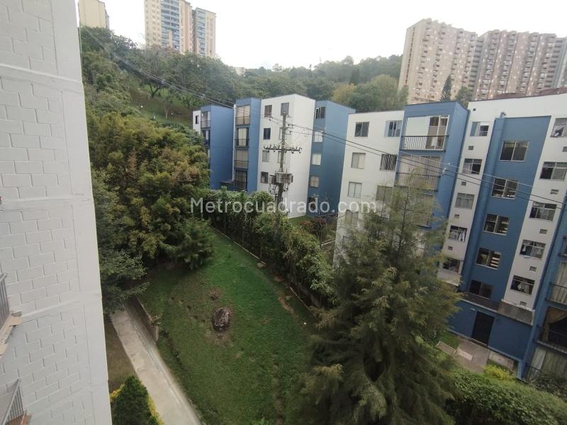 2BR Apartment with Pool in Loma Del Indio - 9