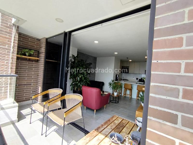 Apartamento Moderno de 2 Alcobas en Manila