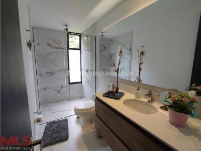 Apartamento de 3 alcobas en venta en Fizebad, Rionegro, 178 m² · foto 8 de 11