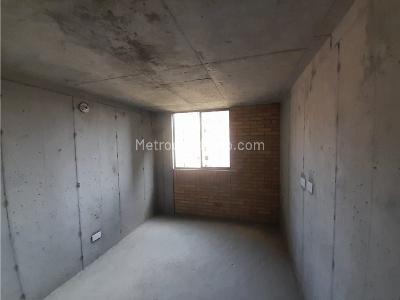 Apartamento de 3 alcobas en venta en El Trapiche, Bello, 68 m² · foto 2 de 9