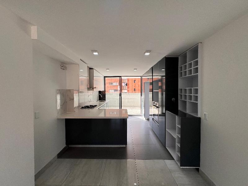 4BR Apartment with Modern Finishes in Laureles - 2