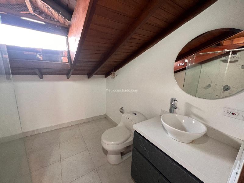 4BR Apartment with Modern Finishes in Laureles - 4