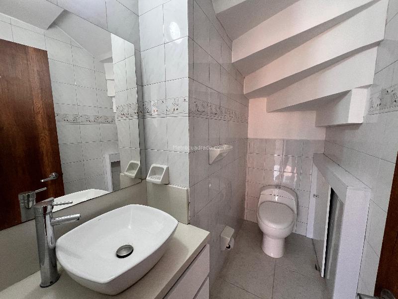 4BR Apartment with Modern Finishes in Laureles - 7