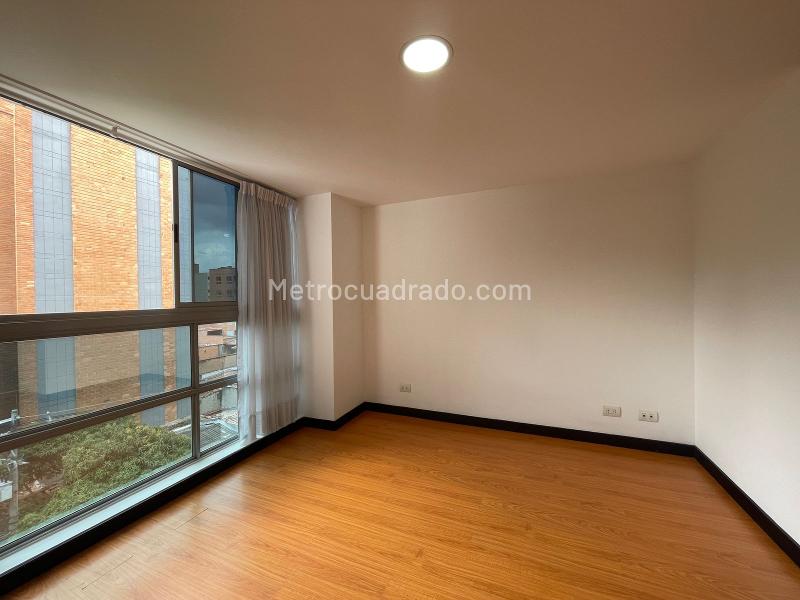 Apartamento de 1 Alcoba con Excelente Vista en Laureles Medellín - 2