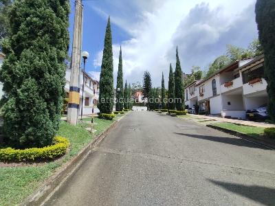 Casa de 4 alcobas en arriendo en El Campestre La Frontera, Medellín, 280 m² · foto 3 de 20