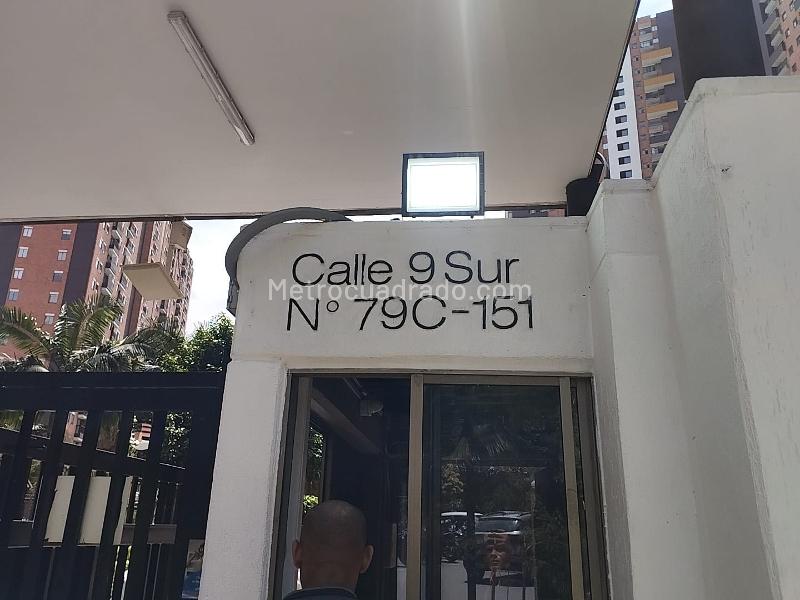 Apartamento de 2 Alcobas en Rodeo Alto con Balcón - 2