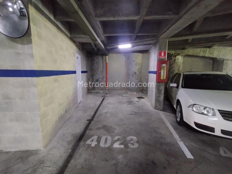 Apartamento de 2 Alcobas en Rodeo Alto con Balcón - 4