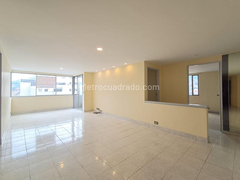 Apartamento Amplio en Arriendo en Bombona - 3