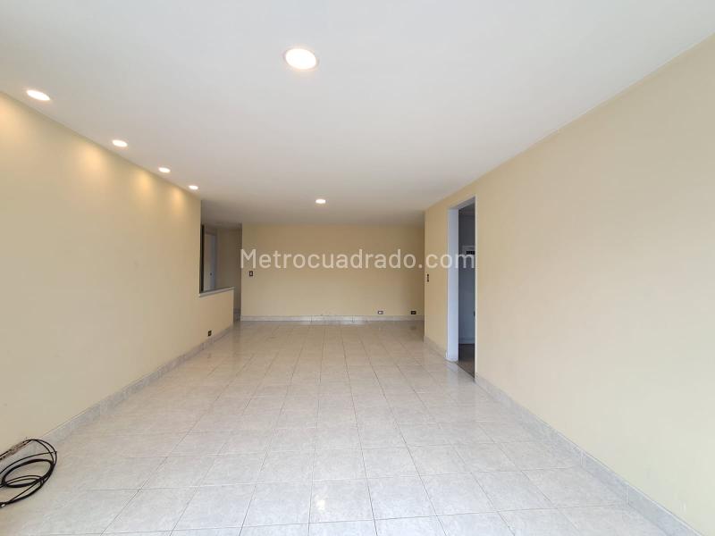Apartamento Amplio en Arriendo en Bombona - 5