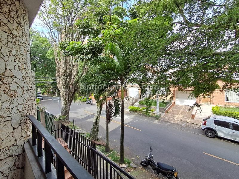 Commercial 5BR House in Simon Bolivar
