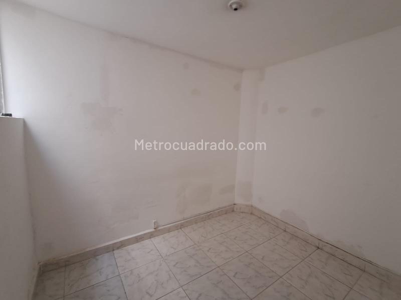 Casa Comercial de 5 Alcobas en Simon Bolivar - 5