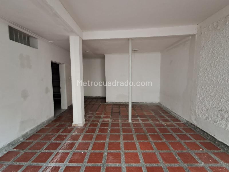 Casa Comercial de 5 Alcobas en Simon Bolivar - 7