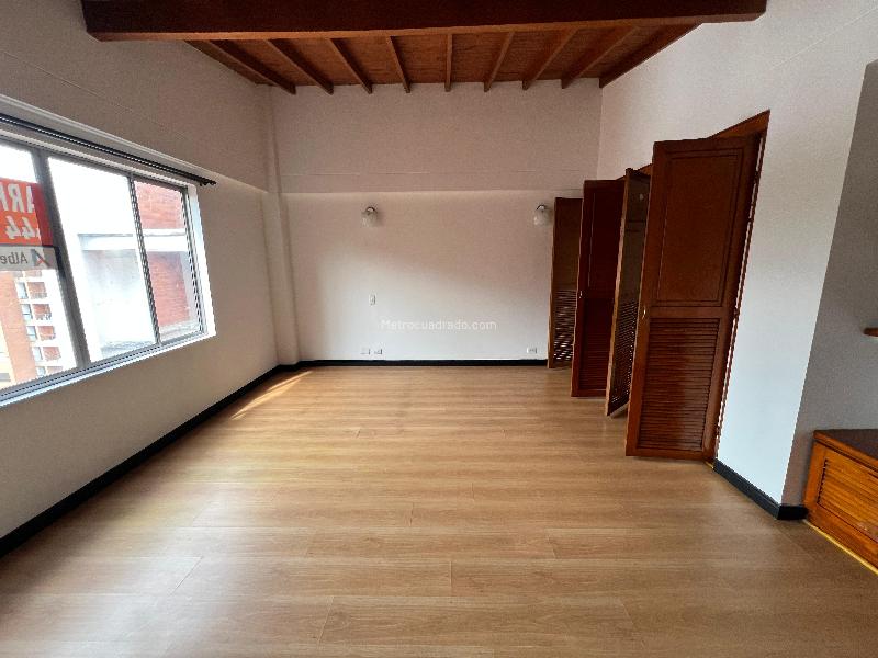 Duplex de 3 Alcobas en Conquistadores con Vistas Panorámicas - 2