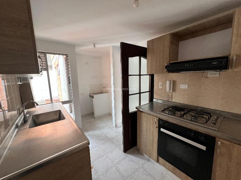 Duplex de 3 Alcobas en Conquistadores con Vistas Panorámicas - 3