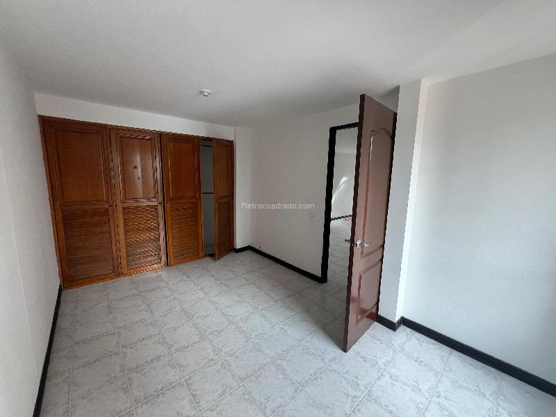 Duplex de 3 Alcobas en Conquistadores con Vistas Panorámicas - 8