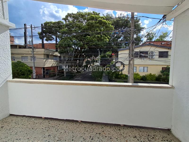 Commercial 5BR House with High Visibility in Miravalle - 7