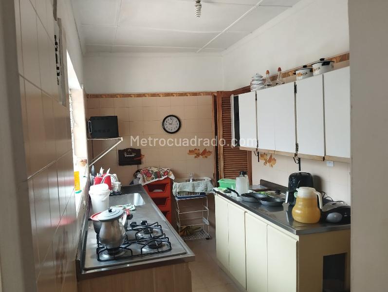 5BR House for Study or Business Use in Laureles Medellín - 9