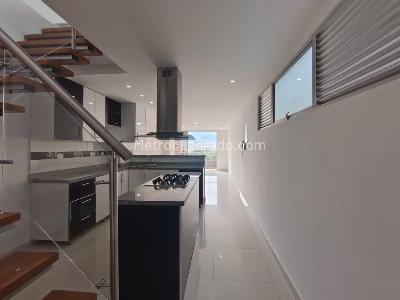 Apartamento de 4 alcobas en arriendo en El Velodromo, Medellín, 164 m² · foto 4 de 20