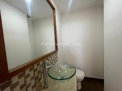 Apartamento de 3 alcobas en arriendo en Laureles Medellin, Medellín, 150 m² · foto 2 de 17