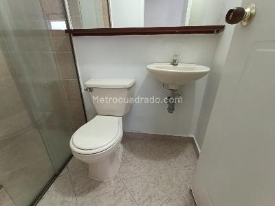 Apartamento de 3 alcobas en arriendo en Carlos E, Medellín, 85 m² · foto 8 de 16