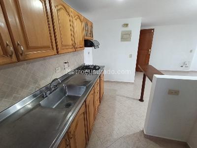 Apartamento de 3 alcobas en arriendo en Carlos E, Medellín, 85 m² · foto 9 de 16