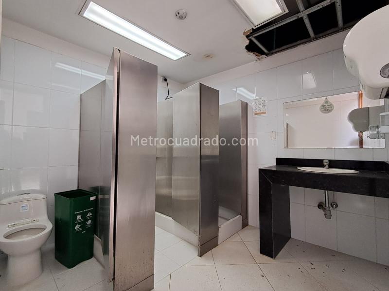 Casa Comercial de 5 Alcobas en Arriendo en La Candelaria - 2