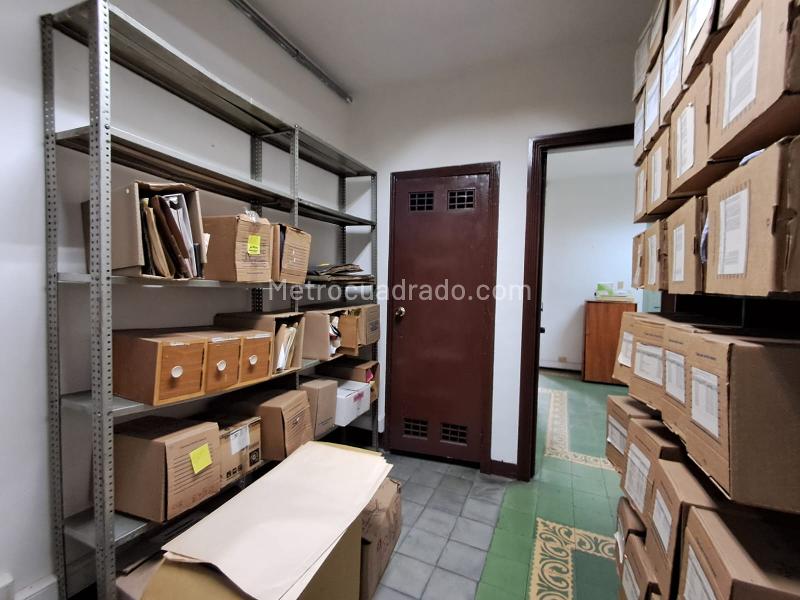 Casa Comercial de 5 Alcobas en Arriendo en La Candelaria - 9