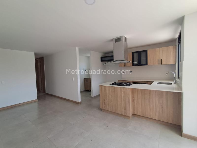 Apartamento Nuevo de 3 Alcobas con Terraza en Arriendo en San Antonio - 3