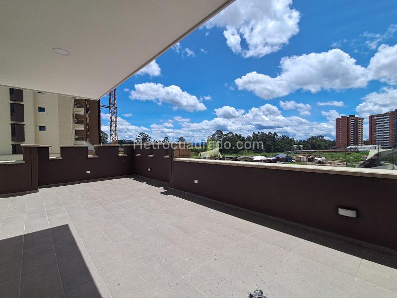 Apartamento Nuevo de 3 Alcobas con Terraza en Arriendo en San Antonio - 4