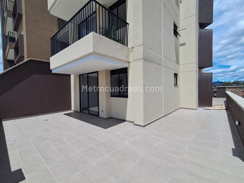 Apartamento Nuevo de 3 Alcobas con Terraza en Arriendo en San Antonio - 5