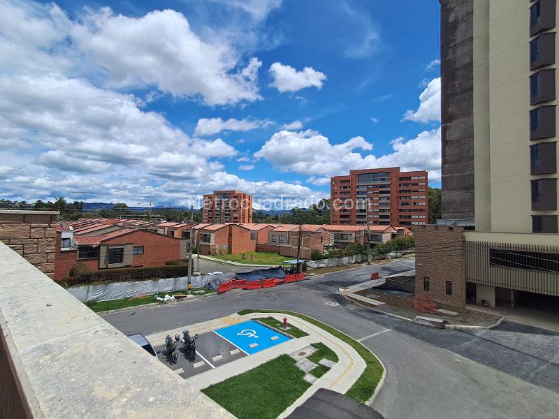 Apartamento Nuevo de 3 Alcobas con Terraza en Arriendo en San Antonio - 6