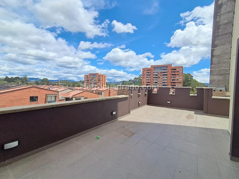 Apartamento Nuevo de 3 Alcobas con Terraza en Arriendo en San Antonio - 7