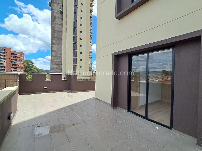 Apartamento Nuevo de 3 Alcobas con Terraza en Arriendo en San Antonio - 8