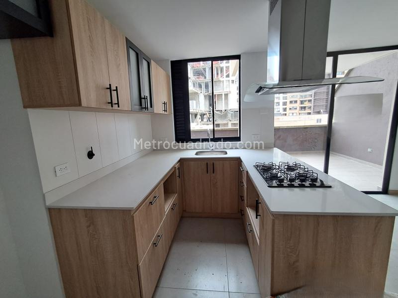 Apartamento Nuevo de 3 Habitaciones con Terraza en Arriendo - 2