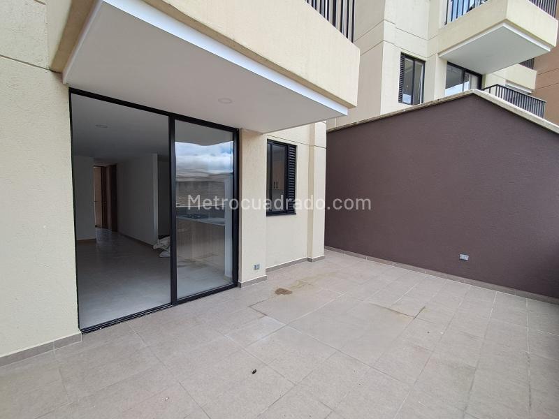 Apartamento Nuevo de 3 Habitaciones con Terraza en Arriendo - 8