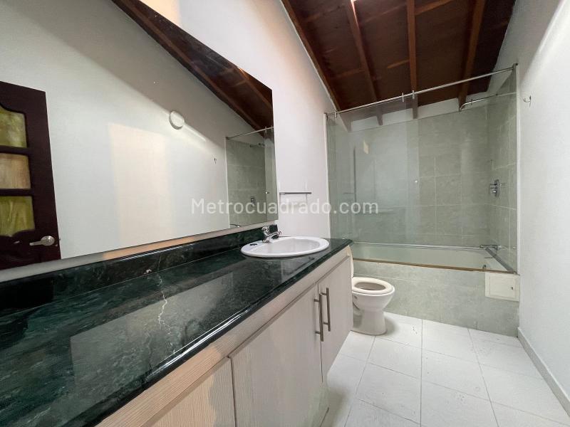 Casa Dúplex de 3 Alcobas en Los Balsos con Seguridad 24/7 - 5