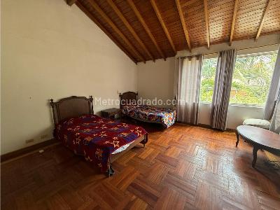 Casa de 3 alcobas en venta en Castropol, Medellín, 203 m² · foto 5 de 18
